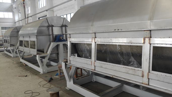 国外客户定制的3套滚筒刮板干燥机制作中