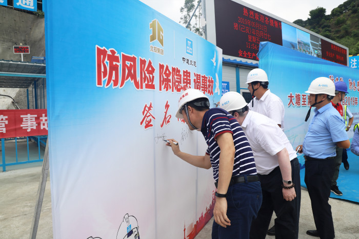 爽爽窝窝午夜精品一区二区