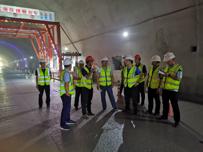 爽爽窝窝午夜精品一区二区