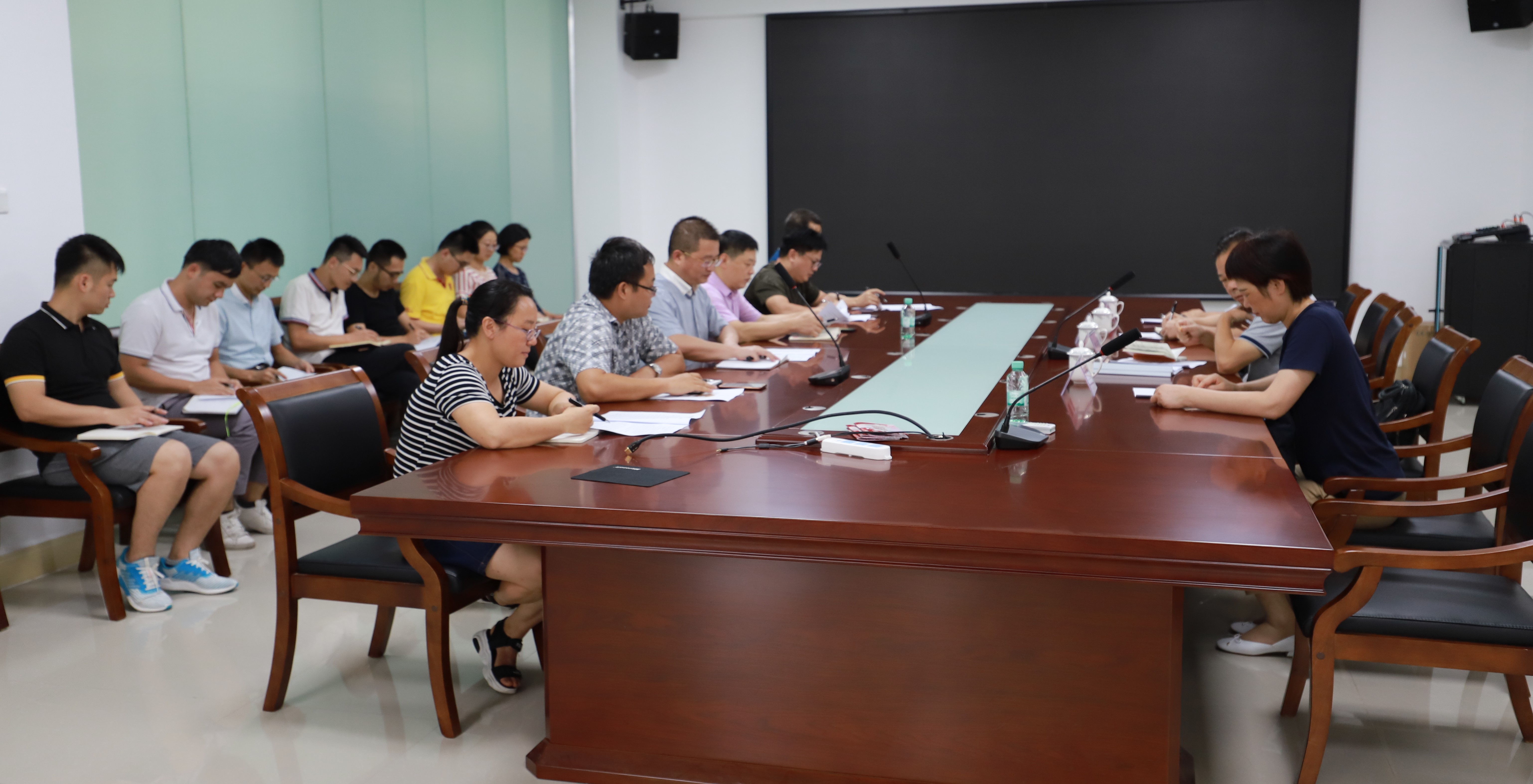 爽爽窝窝午夜精品一区二区