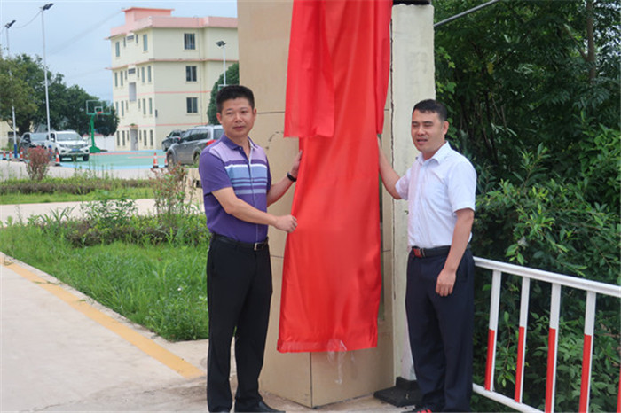 爽爽窝窝午夜精品一区二区