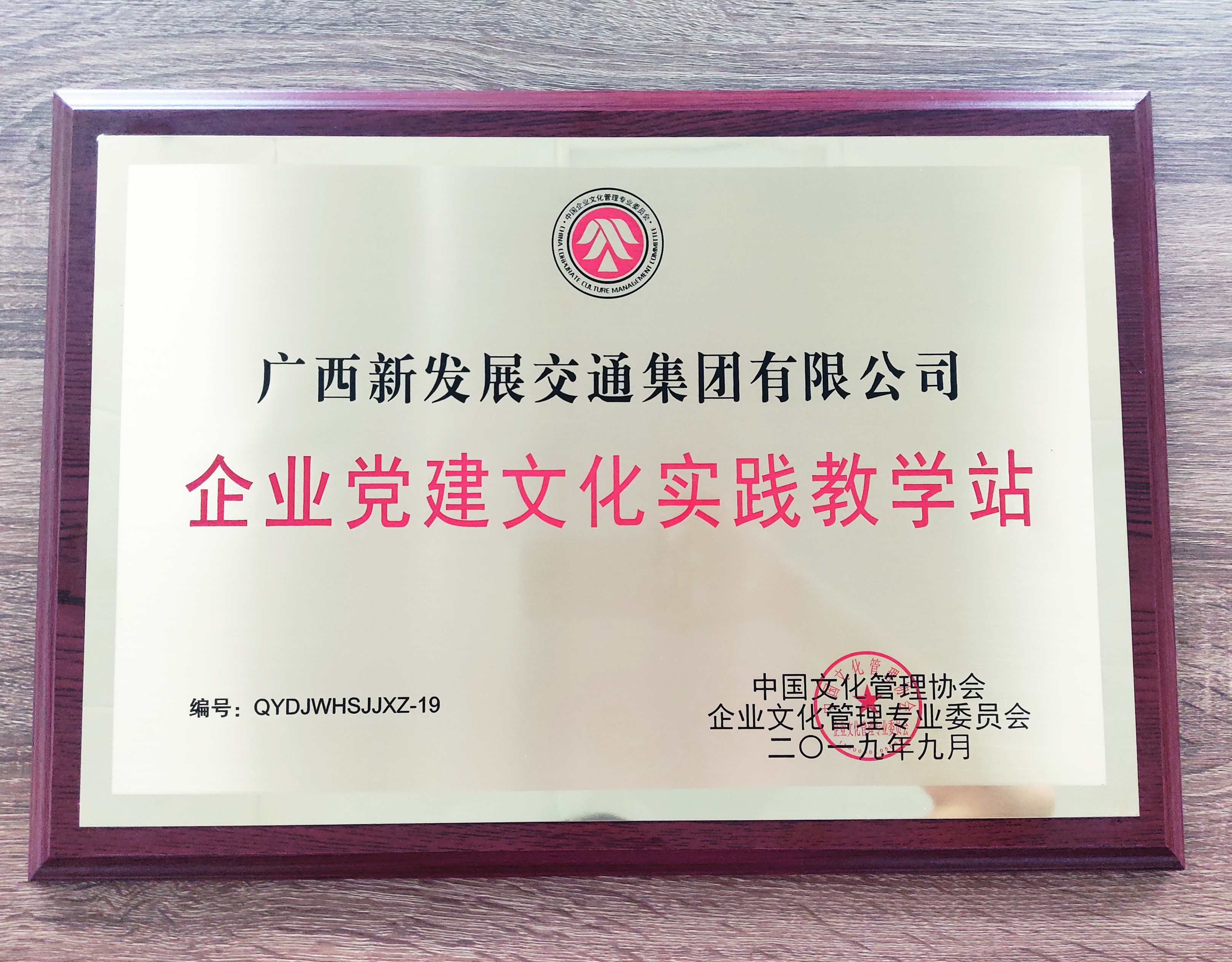 爽爽窝窝午夜精品一区二区