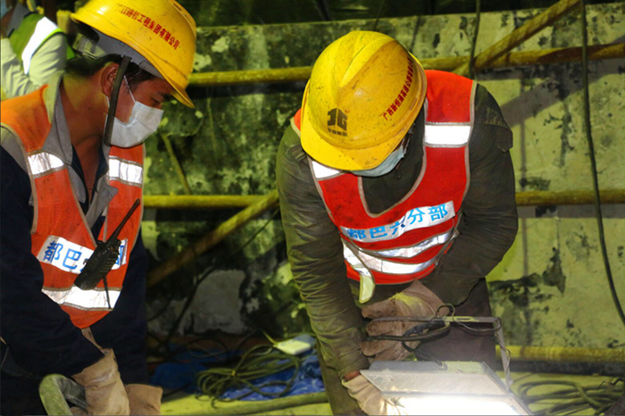 爽爽窝窝午夜精品一区二区